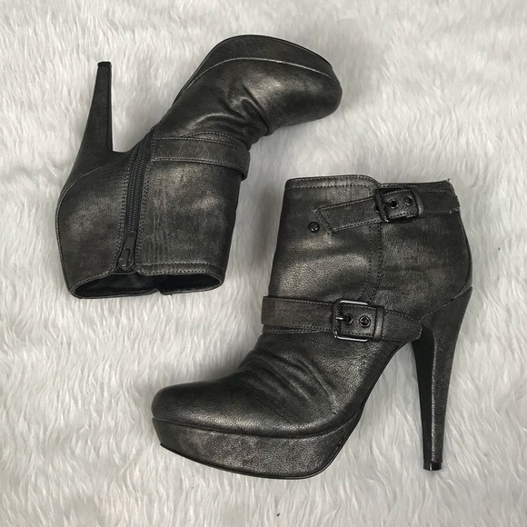 G by Guess Shoes - 💥G by Guess ‘Design 2’ gray platform ankle boots